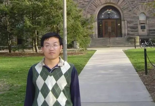 星际（中国）创新论坛第一千六百八十一讲：Problems and results on determinants involving Legendre symbols